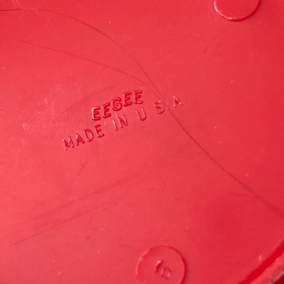 Vintage Childrens Plastic Red Tea Set with Decal By Eegee 9 Pieces Only - Picture 6 of 12